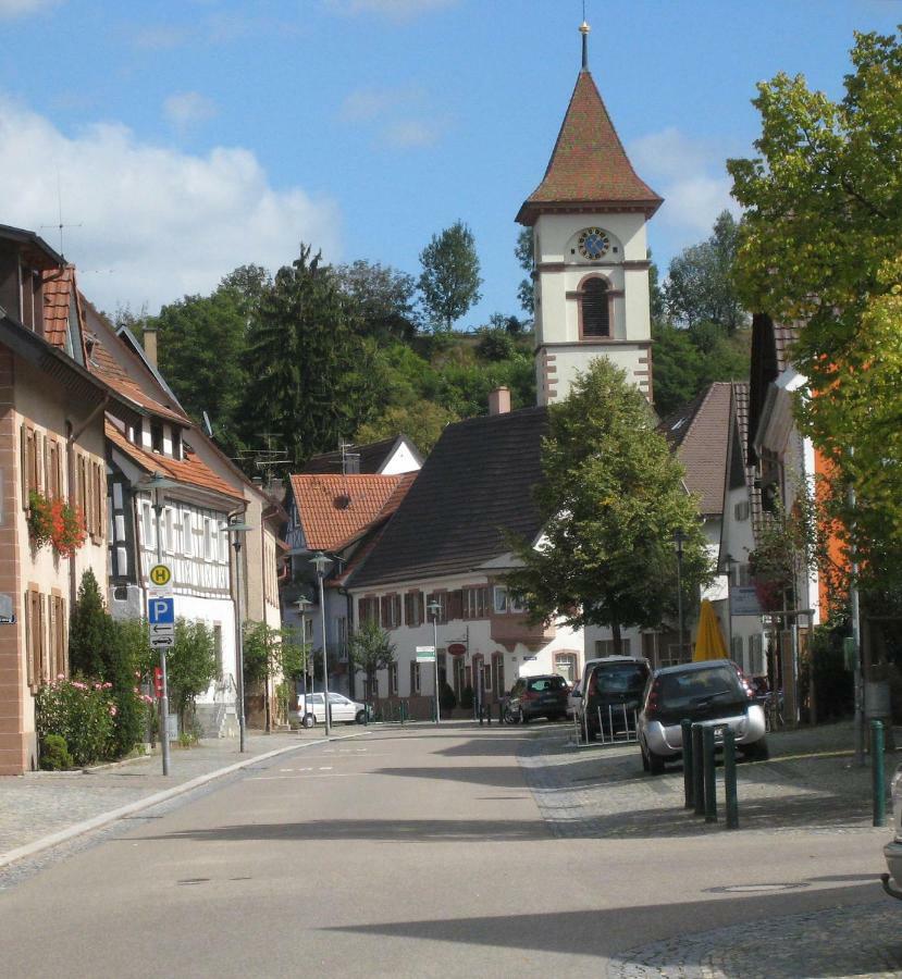 Ferienwohnung Elfriede - Wlan, 2 Baeder, Kueche, Freisitz, 2 Parkplaetze, Im Ortskern Malterdingen Dış mekan fotoğraf